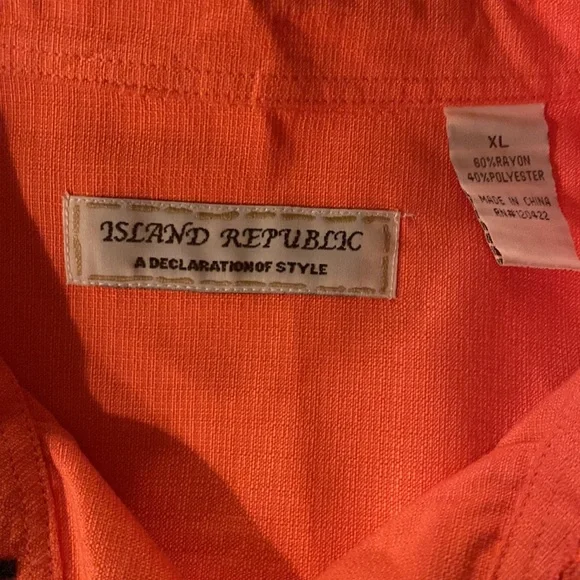 NWOT Island republic, men’s button-down shirt. - Picture 5 of 5